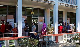 anwar ibrahim permatang pauh by election polling day 260808 06