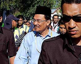 anwar ibrahim permatang pauh by election polling day 260808 02