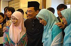 anwar ibrahim opposition leader parliament 05