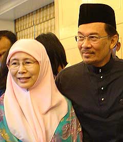 anwar ibrahim opposition leader parliament 04