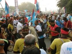 anwar permatang pauh thanksgiving dinner310808 supporters.jpg