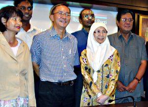 tan kee kwong pc tropicana 060908 smiling