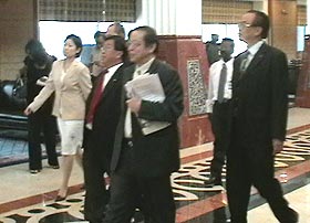 lim kit siang parliament pc 150908 sending letter