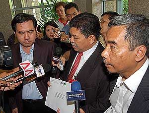 pkr putrajaya pc false fake poster of anwar next pm sept 16 circulation 150908 02