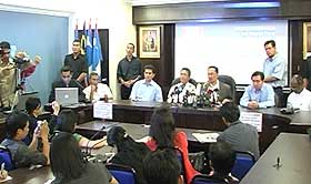 anwar ibrahim pc call for emergency parliament meeting 180908 06