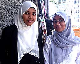voxpop september 16 anwar govt 170908 syuhaimi safuan and murni omar