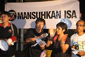penang anti isa candle light vigil 150908 08