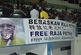 anti isa sept 16 gathering kelana jaya stadium 160908 06