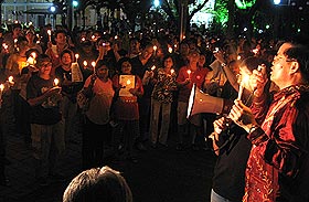 penang anti isa candle light vigil 150908 07