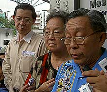 teresa kok parents meet bukit aman 150908 02
