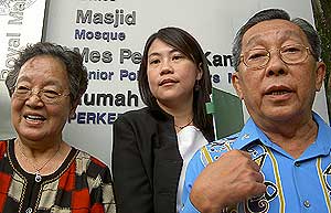 teresa kok  parents meet bukit aman 150908  01