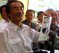 yap pian hon annouce contest for mca vice president post pc 260908 03