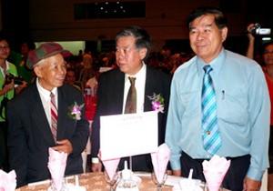 lu ting yu commending event 270908 yap sin tian 02.jpg