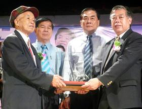 lu ting yu commending event 270908 zou sou han