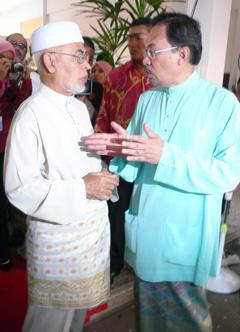 anwar hari raya open house kuala lumpur 121008 harun zin