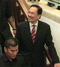 anwar ibrahim parliament pc on budget and najib 131008 06