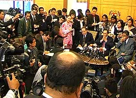 anwar ibrahim parliament pc on budget and najib 131008 02