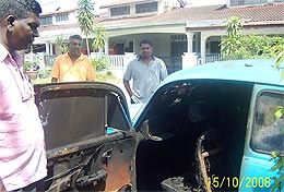 dr d jeyakumar destroyed tourched burn down car volkswagen beetle 171008 02