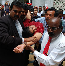 hindraf kajang magistrate 241008 lourdes mary fainted