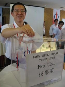 penang dap agm 021108 vote.jpg