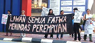 tomboy fatwa protest 071108 at klcc