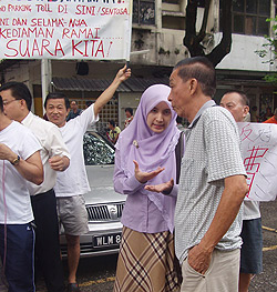 taman sri sentosa protest parking metre dbkl 151108 nurul izzah