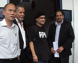 raja petra kamaruddin sentul police station 181108 02