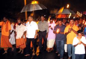 hindraf rally butterworth 251108 crowd march to temple2