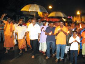 hindraf rally butterworth 251108 crowd march to temple1