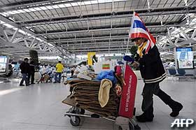 thailand airport reopen 051208 01
