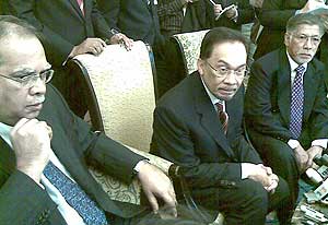parliament pakatan pc on mtuc 031208 anwar ramasamy syed shahir