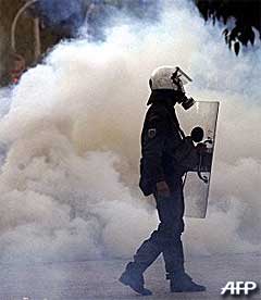 athens riot 101208 02