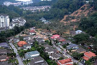 bukit anatarabangsa landslide pdrm aerial photographs 101208 01