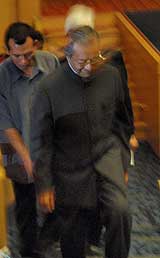 mahathir talk putrajaya 111208 01