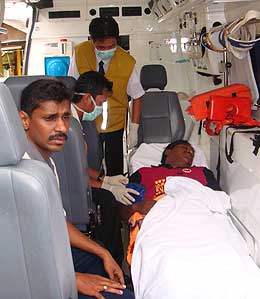 hindraf hunger strike 171208 jayathas medical emergency 02