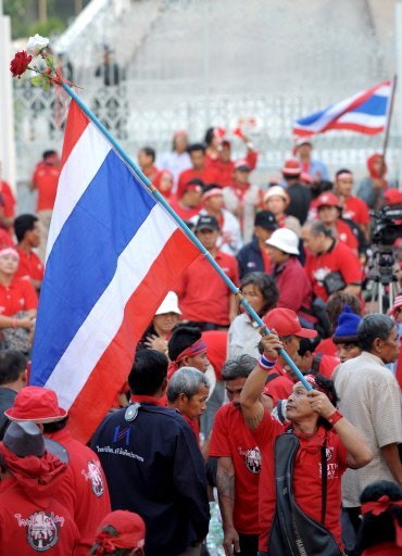 thai pro-Thaksin protesters more red shirts
