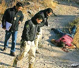 mexican army crackdown after soldier beheading by gang wars 231208 02