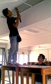 damansara school repairing 020109 repairing ceiling