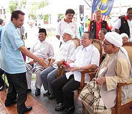kuala terengganu by election nomination day 060109 pakatan leaders 2