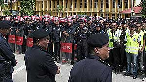police force in kuala terengganu by election 070109 02