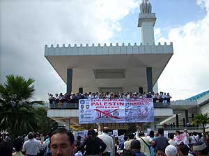 anti israel attack protest masjid negara 090109 10