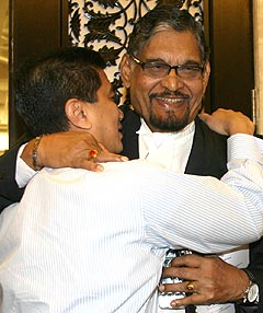 azmin ali court case 070109 02