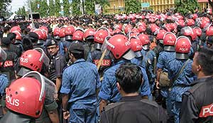 police force in kuala terengganu by election 070109 01