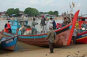 kuala muda post tsunami 170605 fishermen