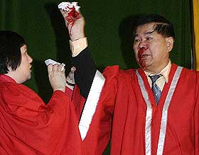 yap sin tian new era college punched in the nose by student 130109 05