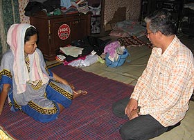 kuala terengganu by election 130109 visit patient sulong