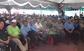 kuala terengganu by election ppsmi coalition handing memo to pakatan 150109audience