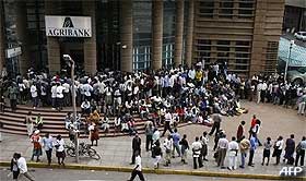 zimbabwe 100 trillion dollar note inflation 160109 02