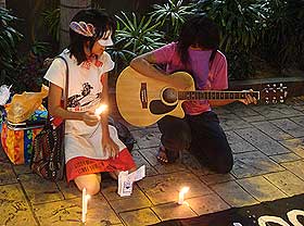 no peace at anti-war vigil 170109 nunu and hana