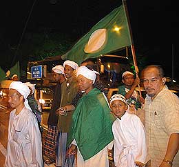 kuala terengganu by election announce result 170109 pas supporters celebration03